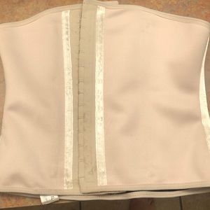 Colombian Waist shaper/corset very slimming